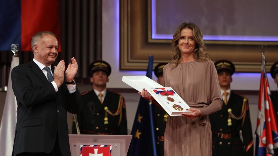 Daniela Hantuchová přebírá státní vyznamenání od prezidenta Andreje Kisky